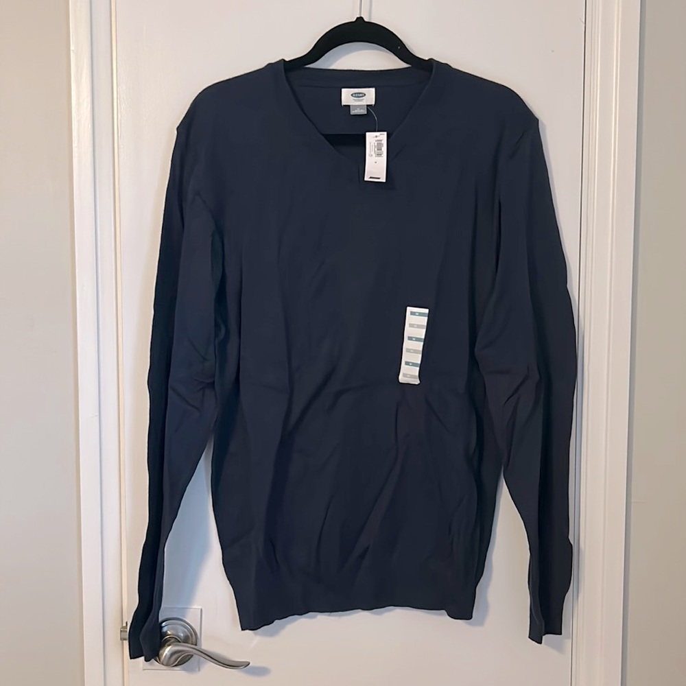 Old Navy men’s medium v-neck sweater NWT